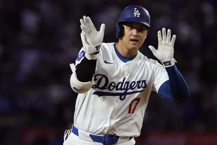 ¡Ya tiene precio base! Subastarán la pelota del 50-50 de Ohtani (VIDEO)