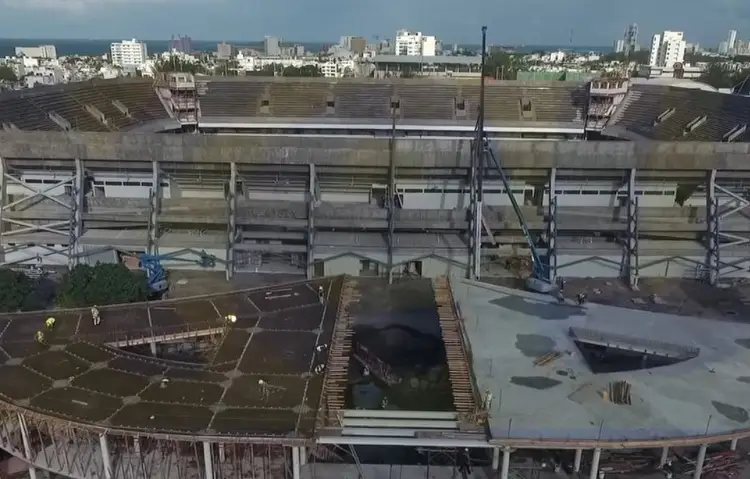 Remueven estatua del 'Pirata' Fuente durante obras de remodelación (VIDEO)
