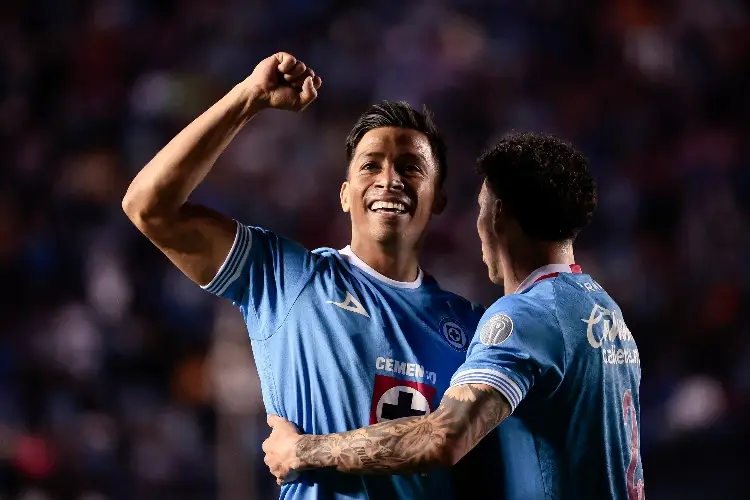 Cruz Azul le pega a Santos y se acerca al récord de puntos
