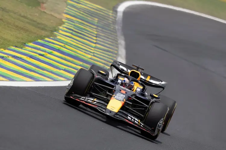 Verstappen triunfa en el GP de Brasil, 'Checo' fuera de zona de puntos