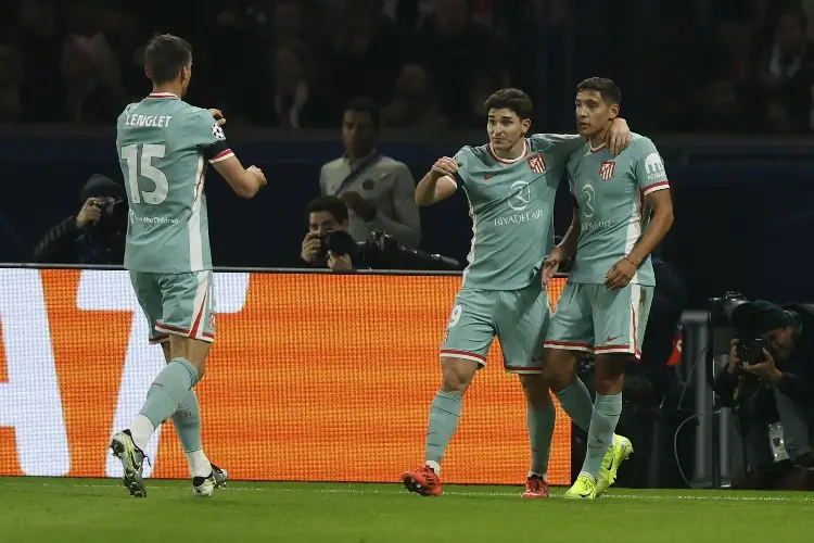 Atlético de Madrid le pega en el último minuto al PSG
