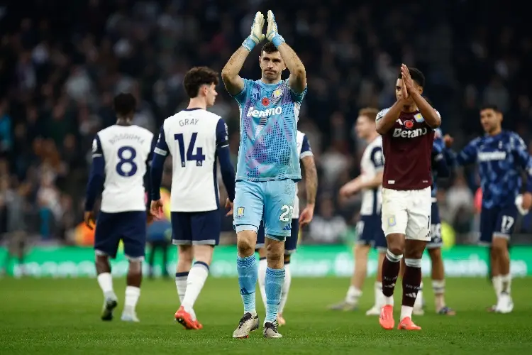 'Dibu' Martínez comete uno de los errores más increíbles en la Champions League (VIDEO)