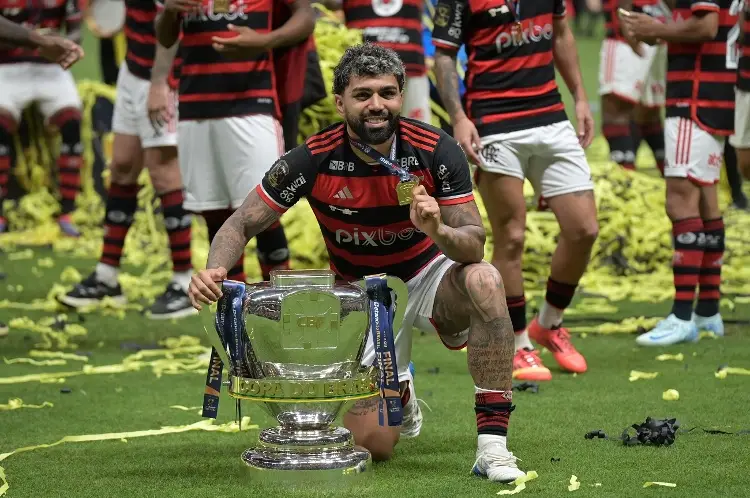 Gabigol confirma su salida del Flamengo tras coronarse campeón de Copa 