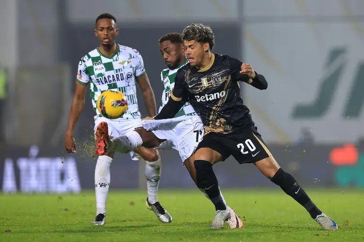 Sporting Lisboa no levanta desde el abandono de su DT y peligra su liderato 