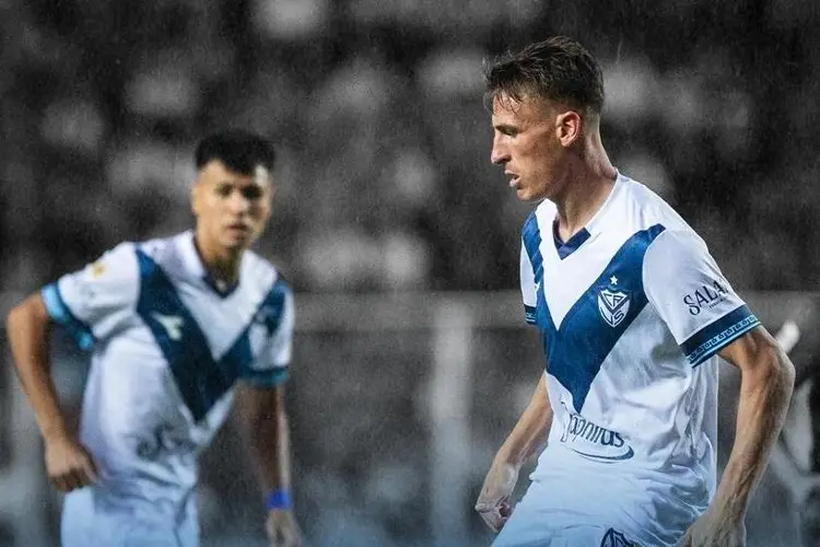 Velez cae y pone en duda el título del futbol argentino