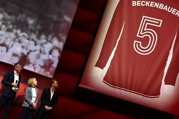 Bayern Múnich retira el dorsal 5 en honor a Beckenbauer