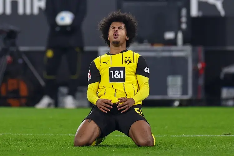 Dortmund prolonga su agonía en la Bundesliga