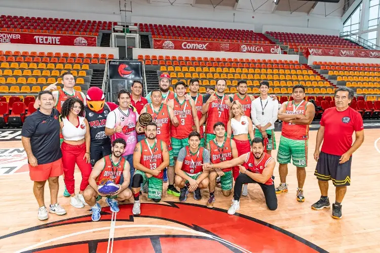 Concluye Copa Navideña de Halcones Rojos