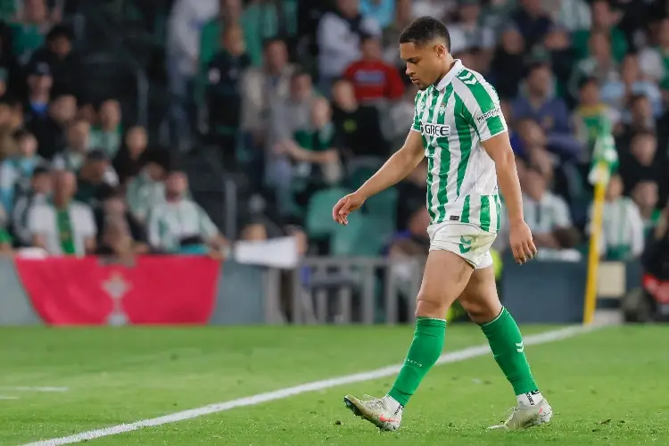 Vitor Roque rompe relaciones en Europa y vuelve al futbol brasileño