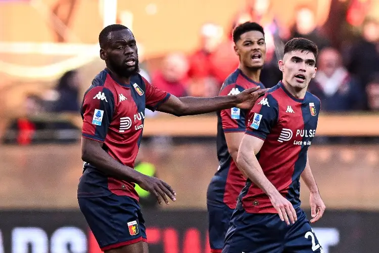 Johan Vásquez anota gol y rescata empate del Genoa (VIDEO)