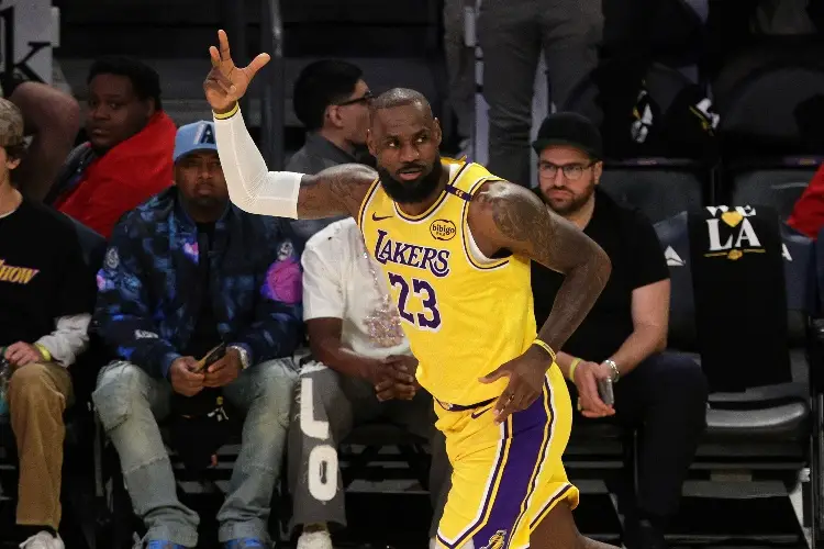 NBA: LeBron James hace historia al llegar a los 50 mil puntos