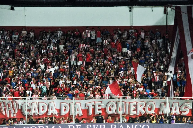 Amenazan con explosivos a club de primera división en Argentina