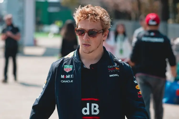 Liam Lawson rompe el silencio tras quedar fuera de Red Bull