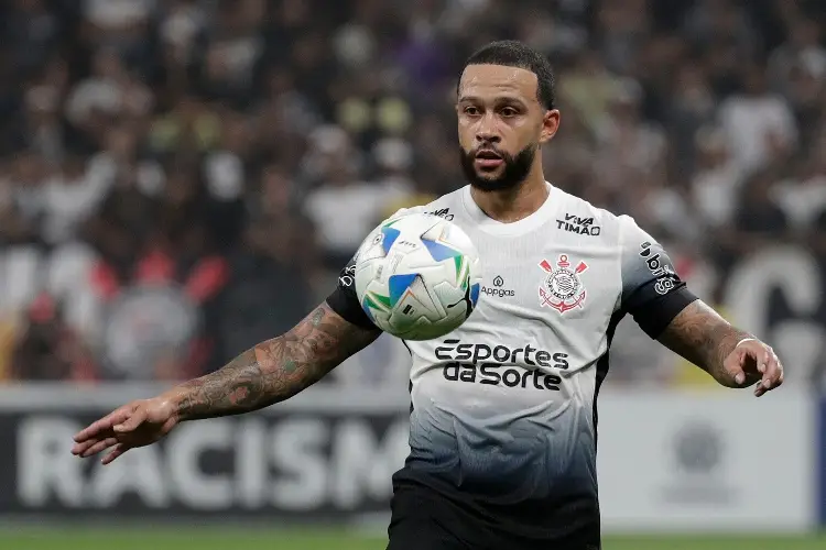 Memphis Depay lleva al Corinthians a ser campeones