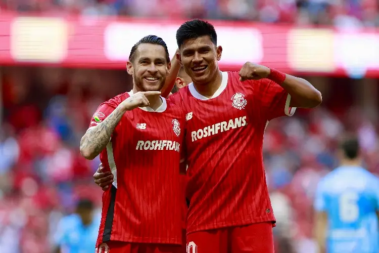 Toluca le pega a Pachuca en el 'Infierno'