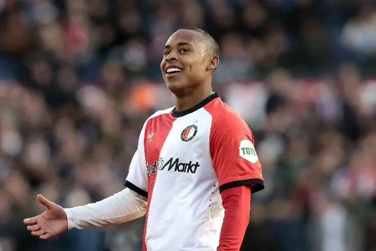 Feyenoord gana sin el mexicano Stephano Carrillo