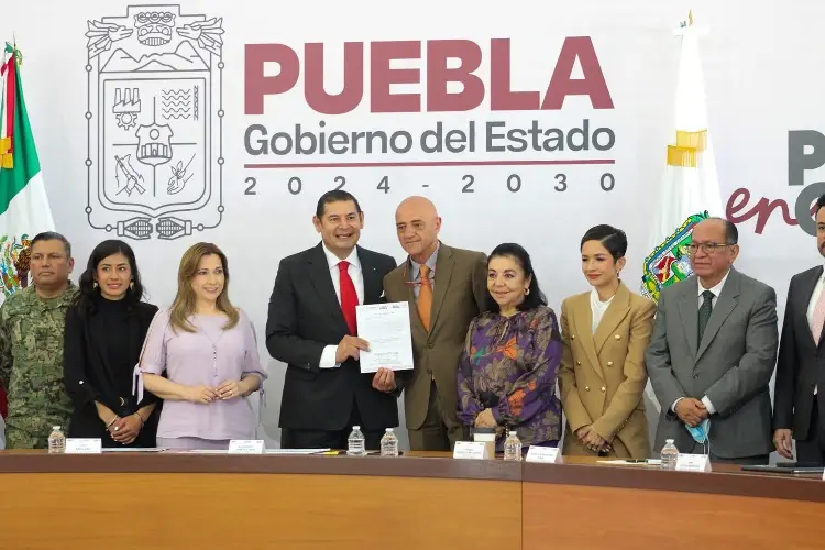 'El Chelís' se convierte en el primer rector de la Universidad del Deporte 
