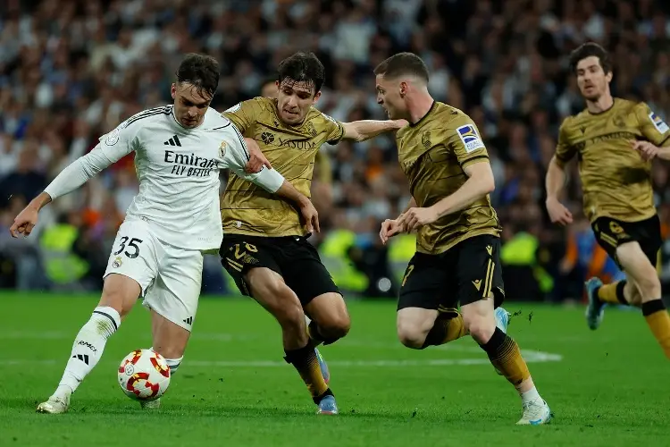 DT de Real Sociedad se lanza contra el árbitro tras la eliminación a manos del Real Madrid