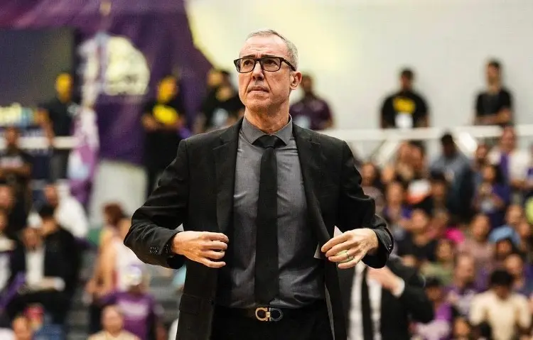 Paco Olmos, entrenador de Halcones de Xalapa, dirigirá en Europa  