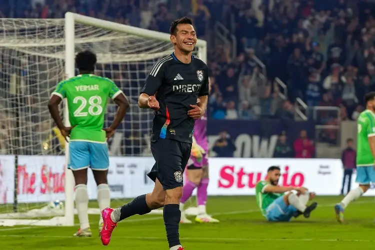 'Chucky' Lozano se estrena como goleador en la MLS