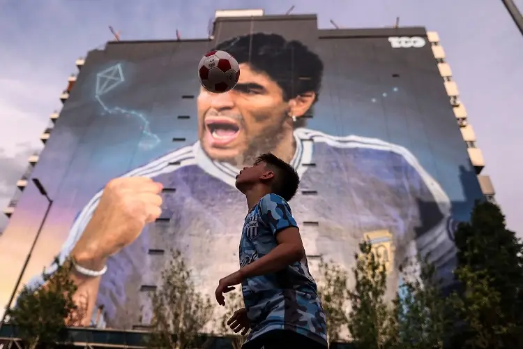 Exesposa de Maradona declara en juicio por la muerte del astro