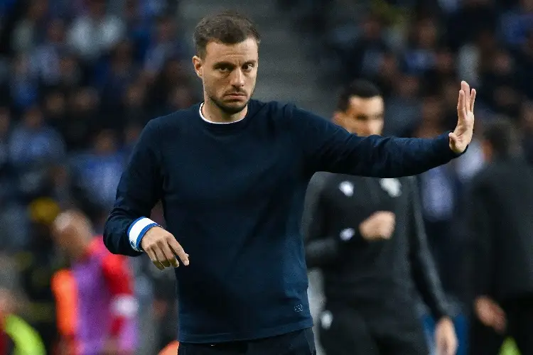 Anselmi divide al FC Porto, ya piensan en despedirlo