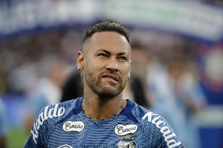 Un mes después, Neymar regresa con Santos