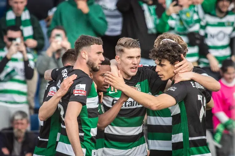 Sporting Lisboa sufre pero gana y retoma el liderato en Portugal