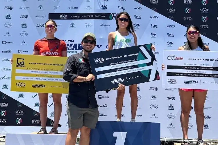 Aura Legaspi y Jesús Espíritu conquistan el Triatlón en Veracruz 