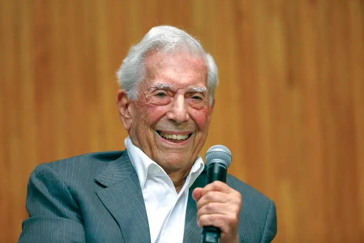 El fútbol peruano llora la muerte de Mario Vargas Llosa