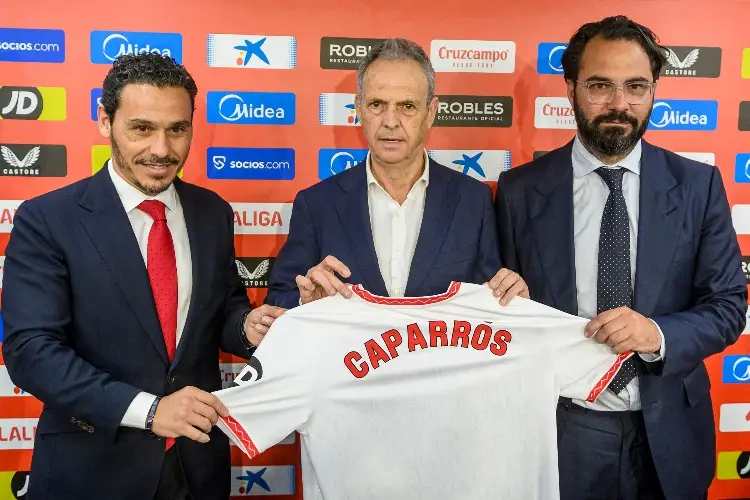 Sevilla presenta a su nuevo DT, vivirá su cuarta etapa al frente del club