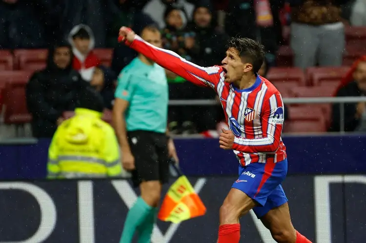 Atlético insiste y no afloja el paso en LaLiga