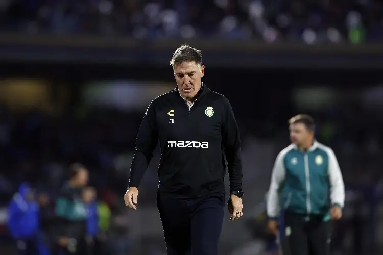 'FIFA tiene intereses ocultos': DT de León tras declaraciones de Infantino