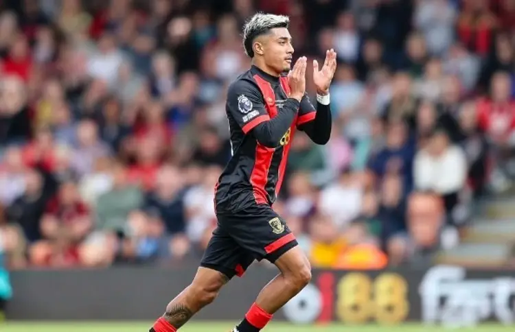 Después de cinco meses, Julián Araujo vuelve a jugar en la Premier League