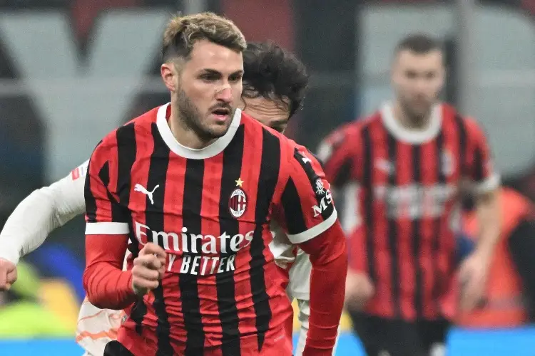 Santi Giménez reaparece en derrota del Milan