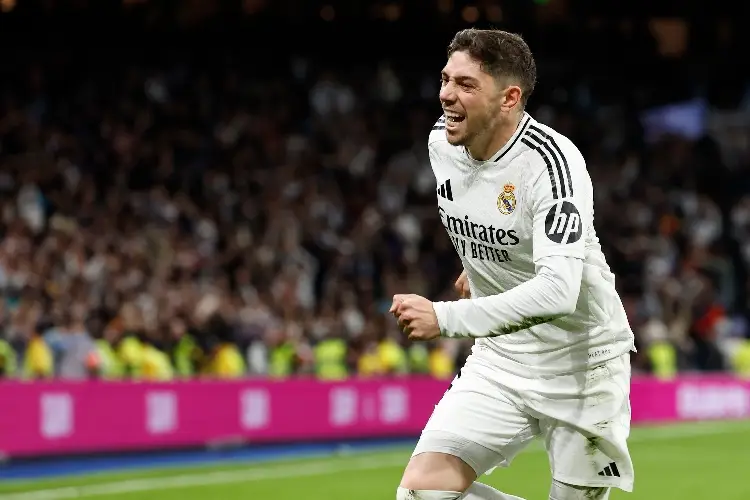 Real Madrid gana en el último minuto y sigue firme en la lucha por el título