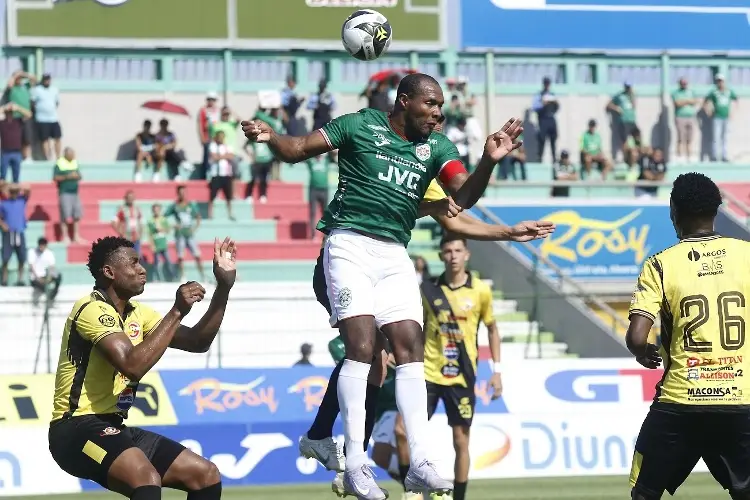 Ex de la Liga MX se queda sin equipo tras agarrar a cachetadas a un compañero (VIDEO)