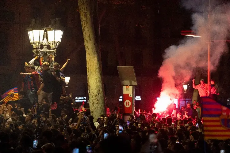 Locura en las calles de Barcelona por el título de la Copa del Rey (VIDEO)