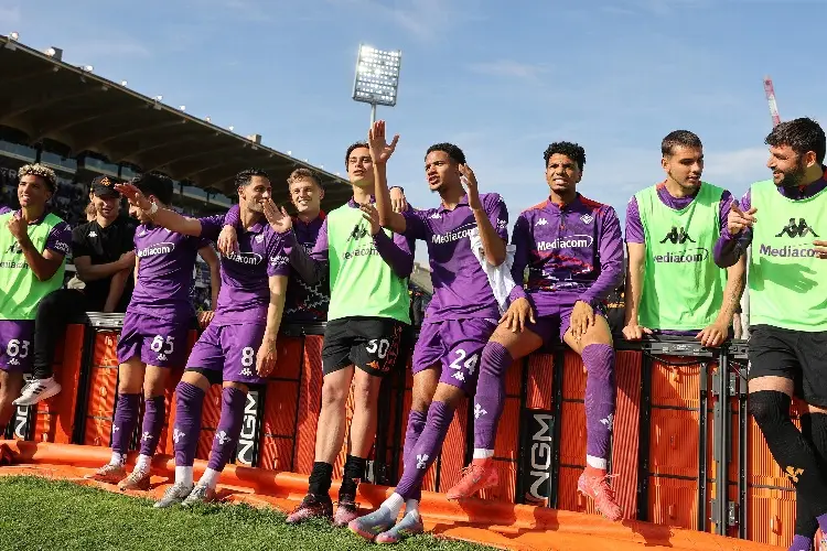 Fiorentina gana confianza previo a la Conference League