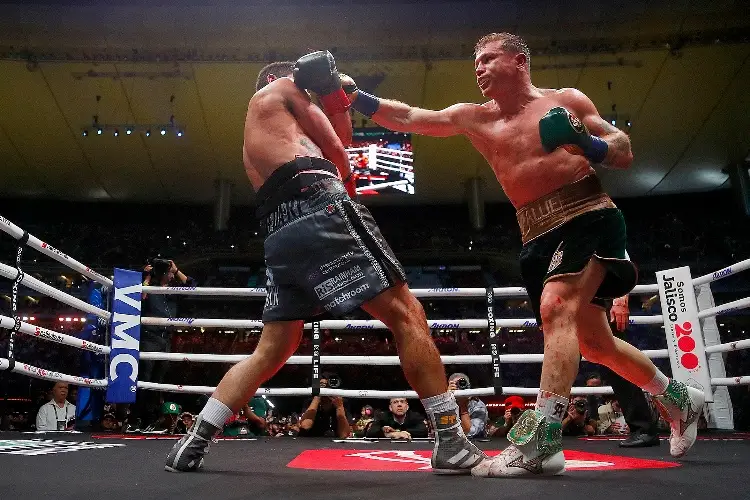 Pelea del 'Canelo' será en vivo solo en plataforma de pago; en México se verá diferida