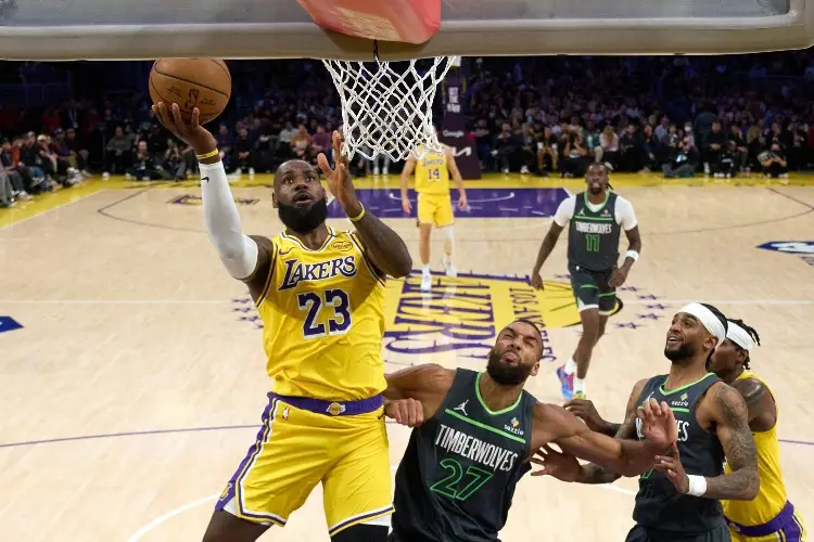 NBA: Timberwolves fulminan a los Lakers
