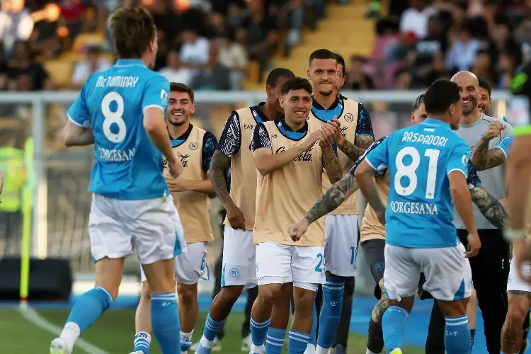 Napoli acaricia el título de la Serie A