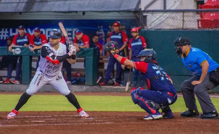 Piratas blanquea con paliza incluida a El Águila
