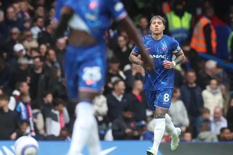 Chelsea se aferra a los puestos de Champions League