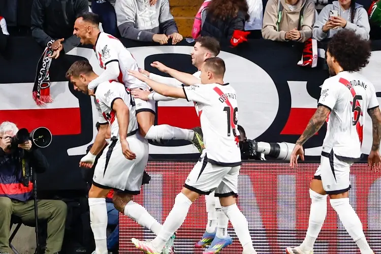 Roban al Rayo Vallecano y suspende sus actividades