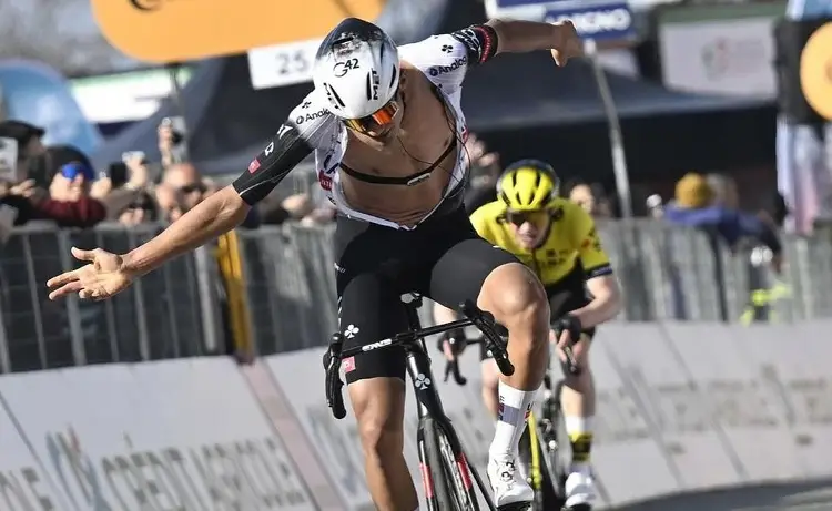 Mexicano Isaac del Toro peleará en el Giro de Italia