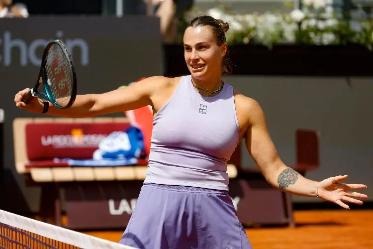 Sabalenka arrasa en su estreno en Roma