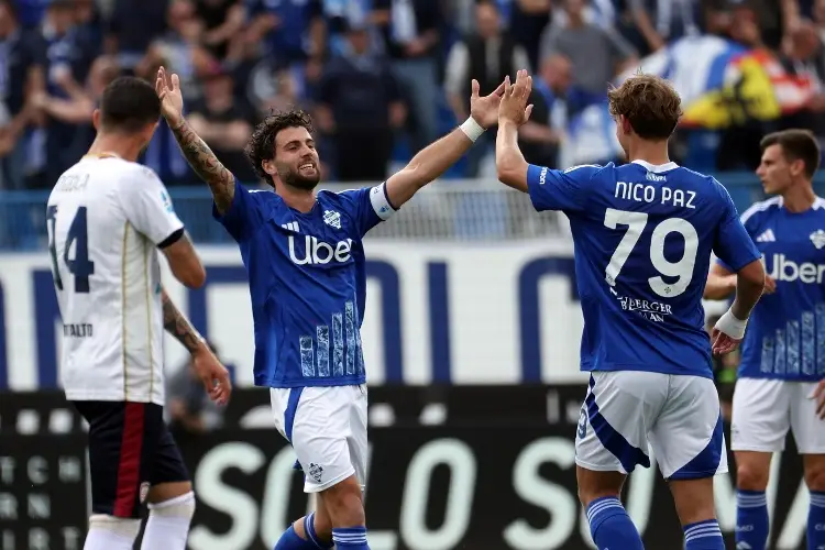 El humilde Como remonta y se mete entre los diez mejores de la Serie A