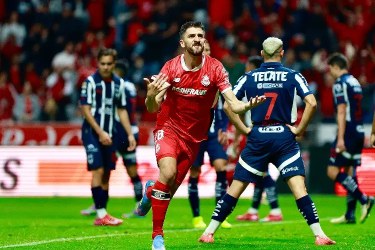 ¡Toluca con uno menos elimina a Rayados y va a semifinales!