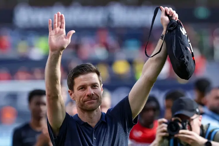Xabi Alonso, a la espera de ser DT del Real Madrid